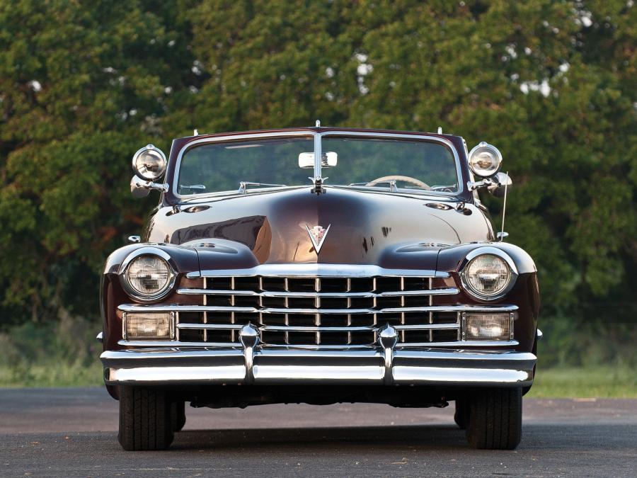  Cadillac Series 62 Convertible 1947 года  (фото 11 из 31)